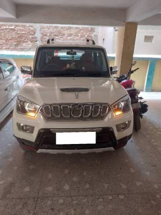 Mahindra Scorpio 2014-2022 Mahindra Scorpio S5 BSIV