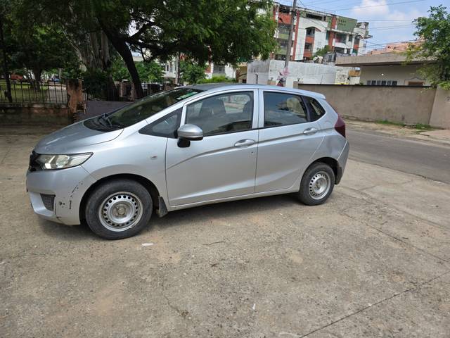 https://images10.gaadi.com/usedcar_image/4181172/original/bb84e4a226355ae8765cdd026780d703.jpg?imwidth=6400