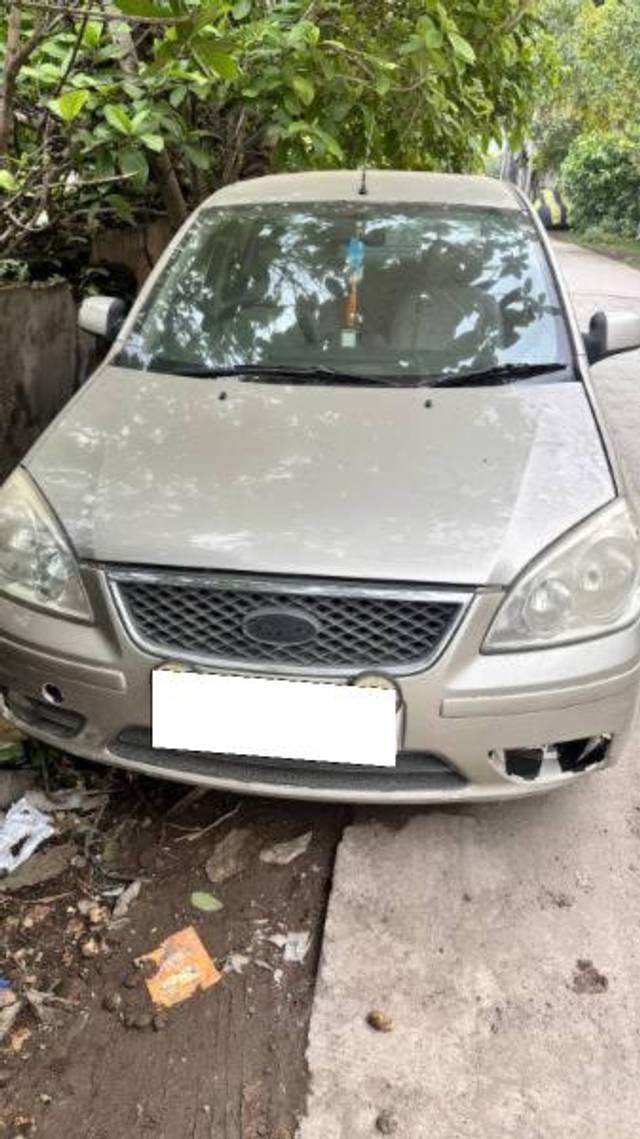 https://images10.gaadi.com/usedcar_image/4181185/original/processed_28530d95-0488-4cf7-a6ea-124c03429783.jpeg?imwidth=6400