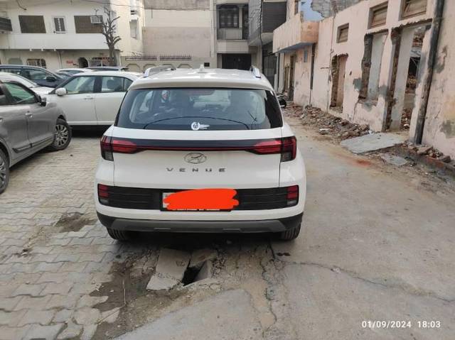 https://images10.gaadi.com/usedcar_image/4181272/original/processed_0211ab7f-5181-43e5-89f0-4828cc1bf414.jpg?imwidth=6402