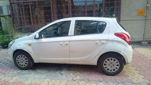 https://images10.gaadi.com/usedcar_image/4181398/original/95d520f964ba5bdf4922ced5b99f3857.jpg?imwidth=6402