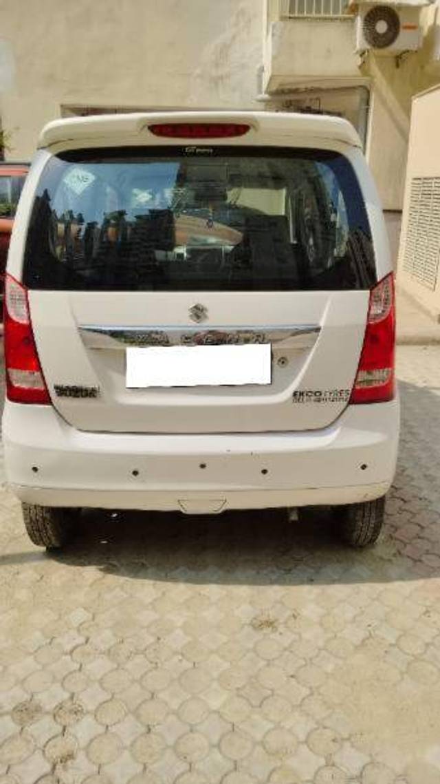 https://images10.gaadi.com/usedcar_image/4181401/original/fd55f865840be47c835f55bd3cdeec98.jpeg?imwidth=6401