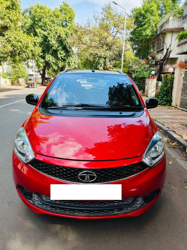 https://images10.gaadi.com/usedcar_image/4181426/original/processed_9852ee5c5986a2a1087374283b4f599d.jpg?imwidth=6400