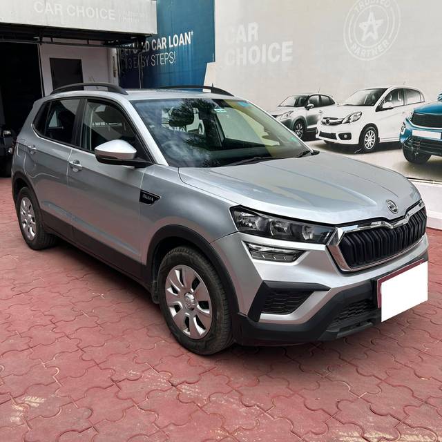 https://images10.gaadi.com/usedcar_image/4181436/original/processed_60bdf3c40c71ad4f412de8bef036e565.jpg?imwidth=6400