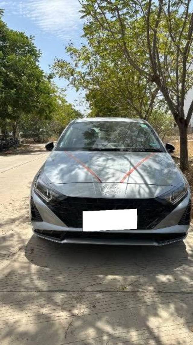 https://images10.gaadi.com/usedcar_image/4181481/original/processed_04c1a86e-23d5-4b95-87a0-8dc9a79d87ea.jpeg?imwidth=6401