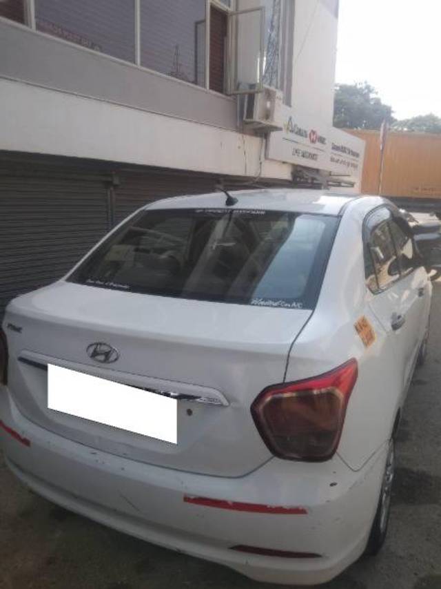 https://images10.gaadi.com/usedcar_image/4181537/original/processed_0b7e3e7e-9e51-4638-a436-810e6820e06e.jpg?imwidth=6401