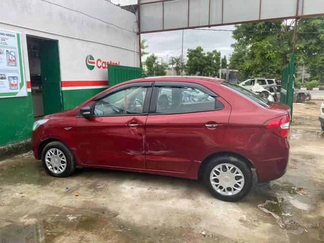 https://images10.gaadi.com/usedcar_image/4181547/original/processed_0318607f-50a1-40e3-8a3e-69a854df0266.jpg?imwidth=6402