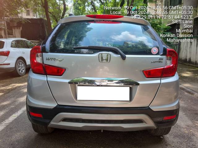 https://images10.gaadi.com/usedcar_image/4181554/original/processed_6cb2e5ef7ae5bb340f6b491d8c5727b8.jpg?imwidth=6401