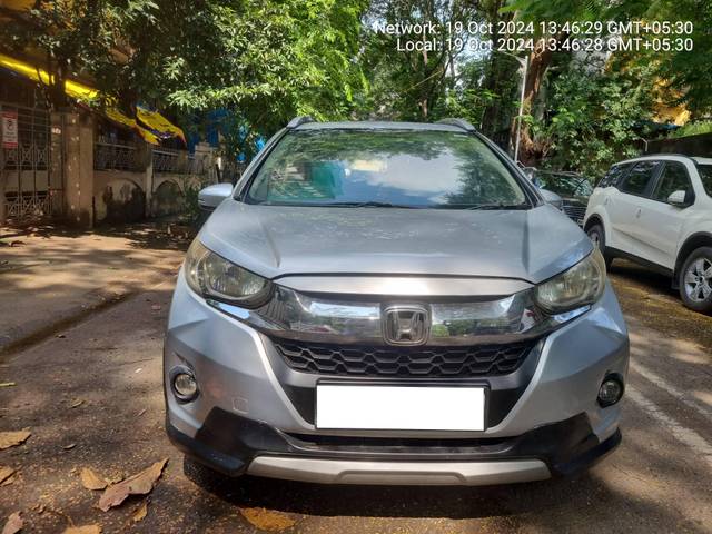 https://images10.gaadi.com/usedcar_image/4181554/original/processed_854e72525935c85ebd5ff3af81d3aaa3.jpg?imwidth=6400