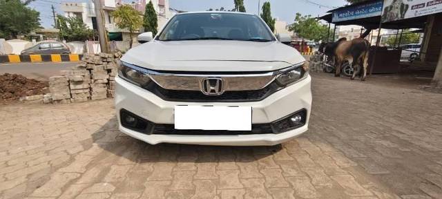 https://images10.gaadi.com/usedcar_image/4181573/original/processed_97266805-2a39-4a84-904e-5d1fee3fcb03.jpg?imwidth=6400