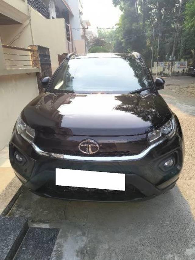 https://images10.gaadi.com/usedcar_image/4181574/original/processed_9fc5fb10-3867-4db8-8377-9af5e1c91f7e.jpg?imwidth=6400