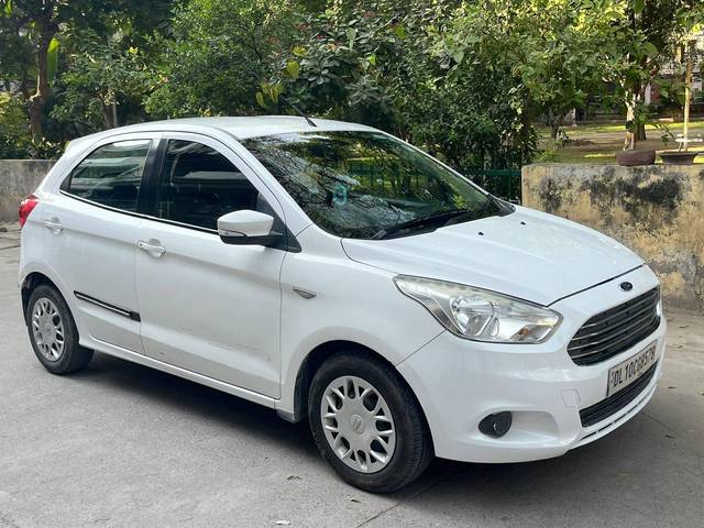 https://images10.gaadi.com/usedcar_image/4181691/original/processed_5b88e693829d558a0f8dbdb217642d13.jpg?imwidth=6400