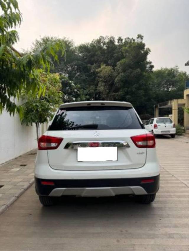 https://images10.gaadi.com/usedcar_image/4181713/original/processed_292b2583-0da8-4e2f-a51b-6fd663e45de2.jpg?imwidth=6402