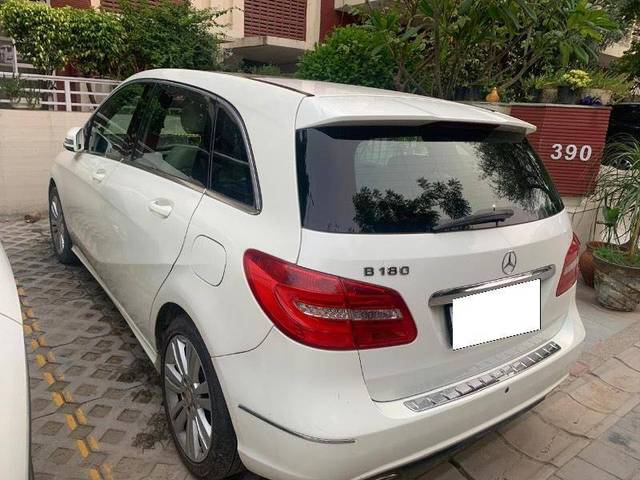 https://images10.gaadi.com/usedcar_image/4181756/original/12fd482f387150b5488e26d19f093cfb.jpg?imwidth=6402