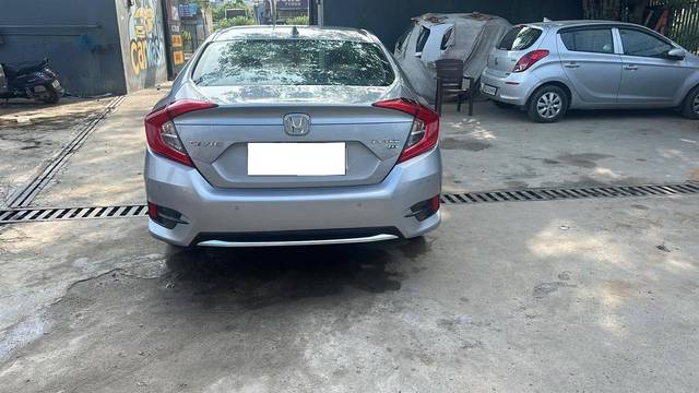 https://images10.gaadi.com/usedcar_image/4181801/original/processed_0930d1d6b150057b384e6673fddb7522.jpg?imwidth=6401