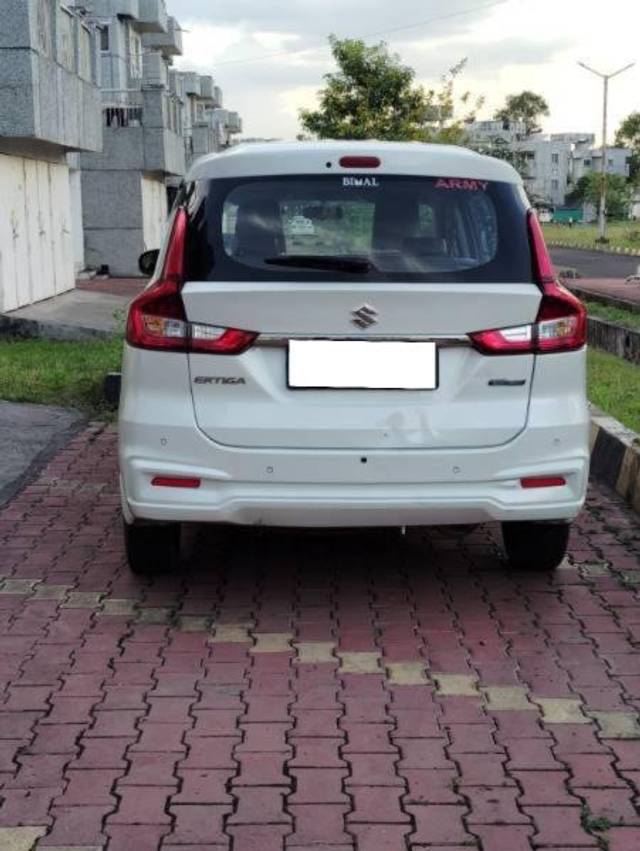 https://images10.gaadi.com/usedcar_image/4181914/original/processed_e2a70dc4-71d0-479b-a47a-a92dcd62a6aa.jpg?imwidth=6401