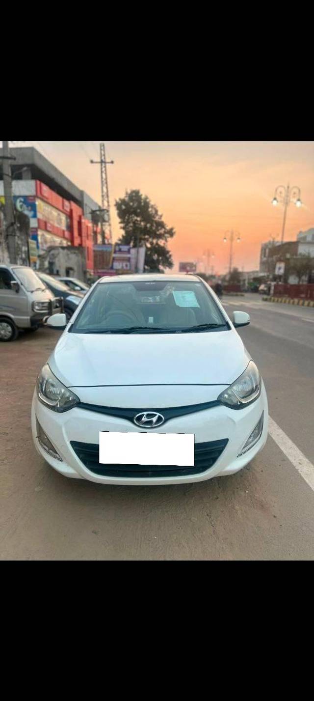 https://images10.gaadi.com/usedcar_image/4182025/original/processed_59335115543588d2f554a4a0f205d52c.jpg?imwidth=6400