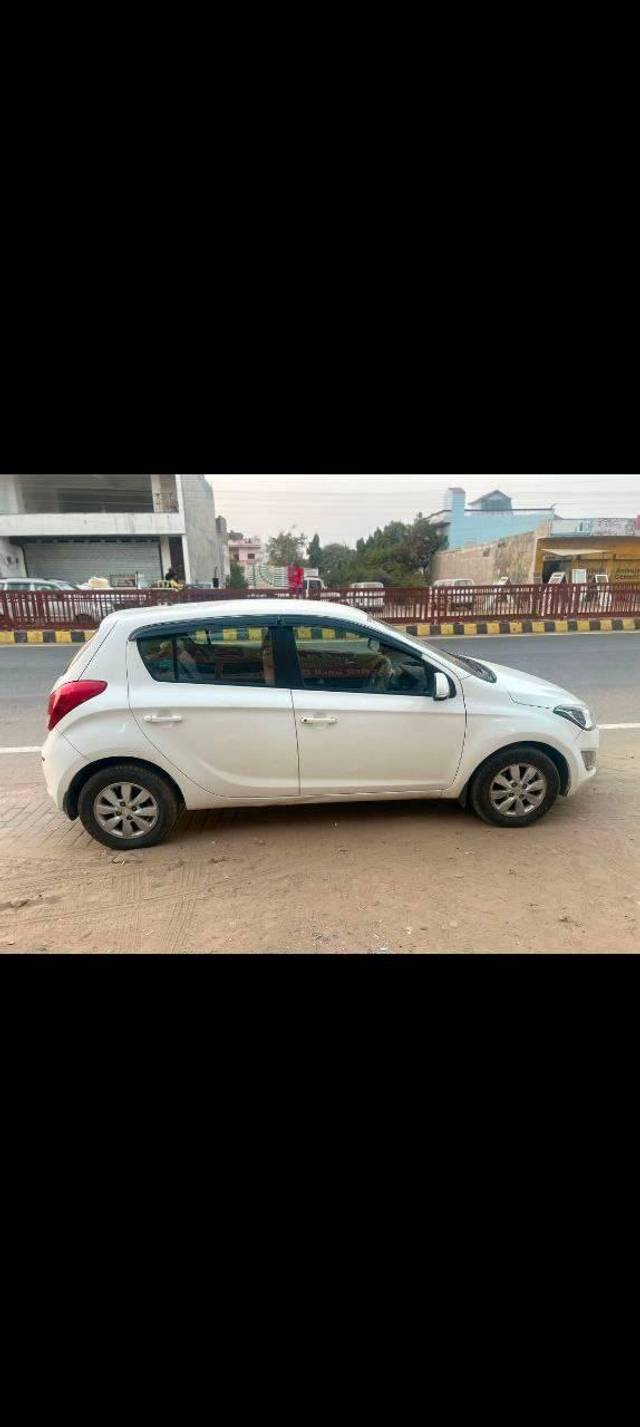 https://images10.gaadi.com/usedcar_image/4182025/original/processed_79e655b66f3434da490252d6aca28c35.jpg?imwidth=6401