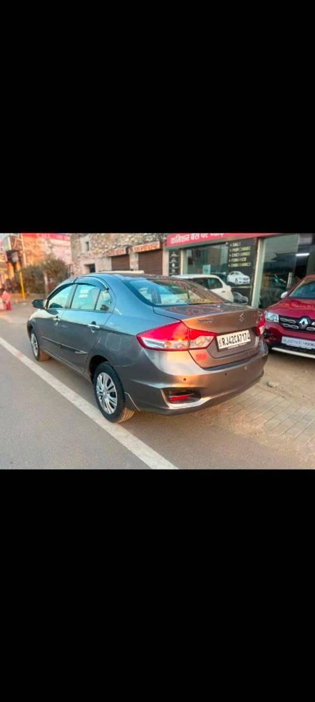 https://images10.gaadi.com/usedcar_image/4182042/original/processed_d93008c526185d0f2d253e249b2229a1.jpg?imwidth=6402