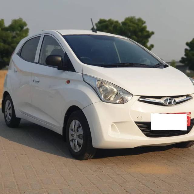 https://images10.gaadi.com/usedcar_image/4182086/original/processed_f7fd0e3f5b552b026eab521fe9ea20b8.jpg?imwidth=6400