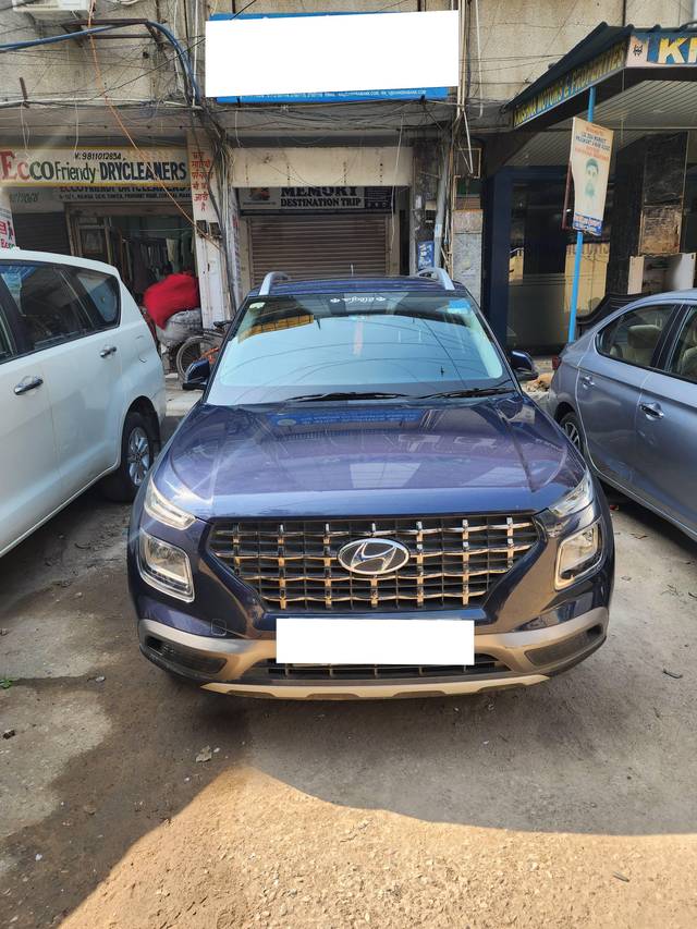 https://images10.gaadi.com/usedcar_image/4182102/original/processed_04fefe78e7c943817e4c73b67ce0cd10.jpg?imwidth=6400