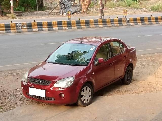 https://images10.gaadi.com/usedcar_image/4182105/original/processed_1c511859-5e39-459a-b986-450cc86660d9.jpg?imwidth=6402