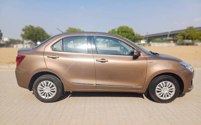 https://images10.gaadi.com/usedcar_image/4182223/original/processed_c4204e6260fd0f6b62fd667a7e72dca3.jpg?imwidth=6401