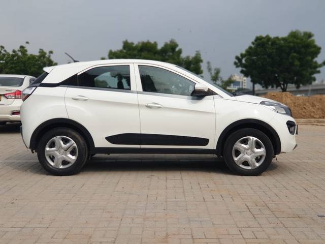 https://images10.gaadi.com/usedcar_image/4182227/original/97ca51c48f19b2dc004188bb0b2d61d8.jpg?imwidth=6401