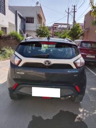 Tata Nexon 2017-2020 Tata Nexon 1.2 Revotron XZ Plus