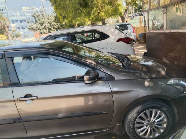 https://images10.gaadi.com/usedcar_image/4182241/original/5ef417b52efdbcc78419257b17208871.jpg?imwidth=6402