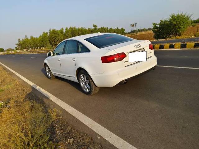 https://images10.gaadi.com/usedcar_image/4182277/original/processed_72d94bba-081a-49e0-be88-cff6eb9ad8be.jpg?imwidth=6401