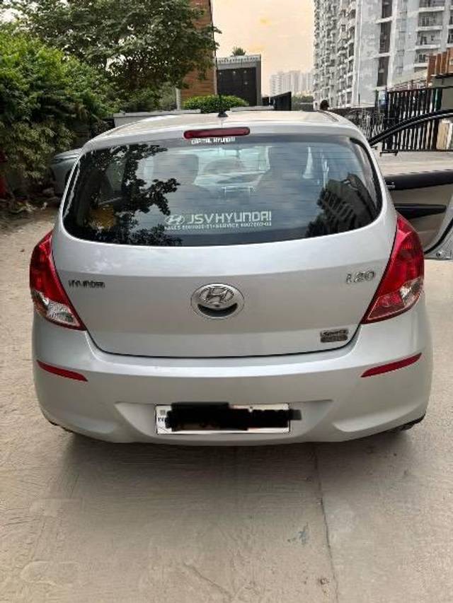 https://images10.gaadi.com/usedcar_image/4182285/original/processed_30ea8260-5071-4ec0-a92f-74986fed2bb1.jpeg?imwidth=6402