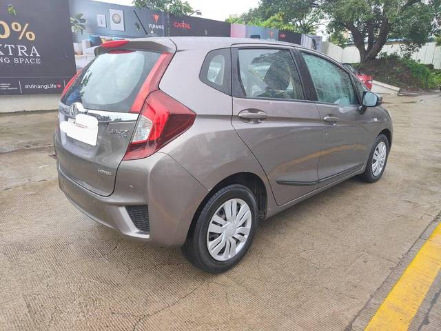 https://images10.gaadi.com/usedcar_image/4182286/original/processed_cd42194a6cb14e7595248cc8115bab27.jpg?imwidth=6401