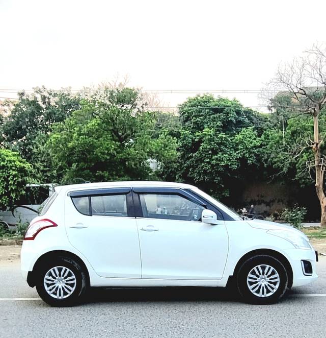 https://images10.gaadi.com/usedcar_image/4182287/original/cf83f3541fd72cf01548fdd82810cd09.jpg?imwidth=6401