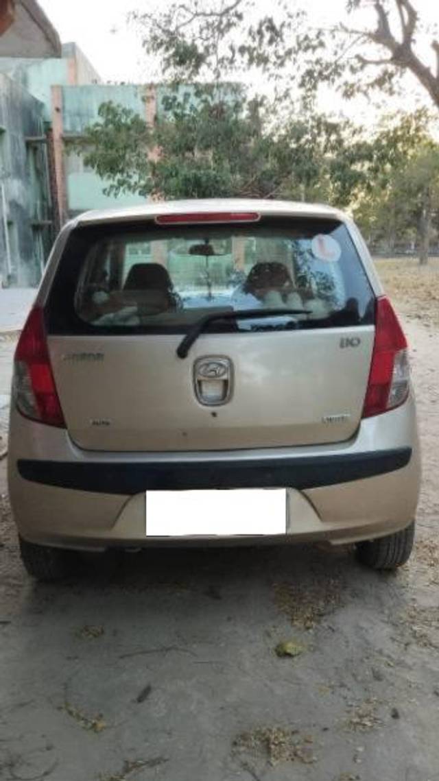 https://images10.gaadi.com/usedcar_image/4182508/original/processed_037a8a3a-2e7f-4651-9b8e-673ed8e36997.jpg?imwidth=6401