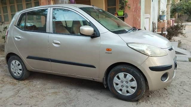 https://images10.gaadi.com/usedcar_image/4182508/original/processed_75fcaa66-8159-4b2d-96af-0f7e6517138d.jpg?imwidth=6400