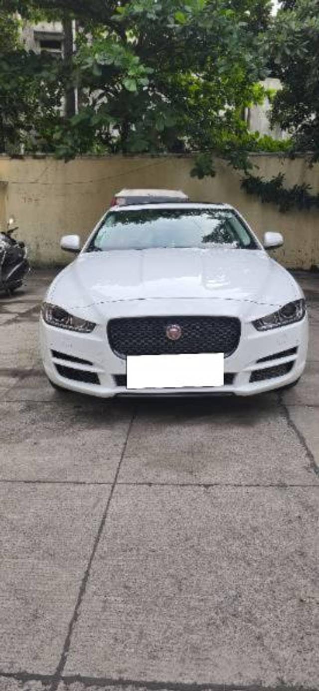 https://images10.gaadi.com/usedcar_image/4182594/original/processed_6e992b9d-806a-4f42-9048-a019a942774f.jpg?imwidth=6400