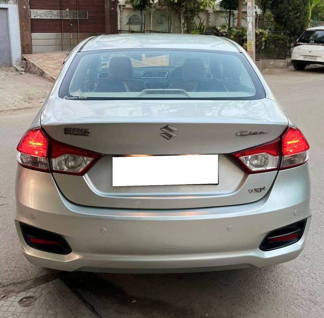 https://images10.gaadi.com/usedcar_image/4182622/original/processed_65ad196e659e91a67a3779008e01317b.jpg?imwidth=6401