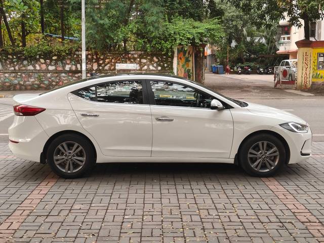 https://images10.gaadi.com/usedcar_image/4182635/original/processed_f4170032d9ceca6a58c4db1ec86918e2.jpg?imwidth=6401