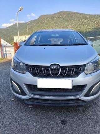 Mahindra Marazzo Mahindra Marazzo M8