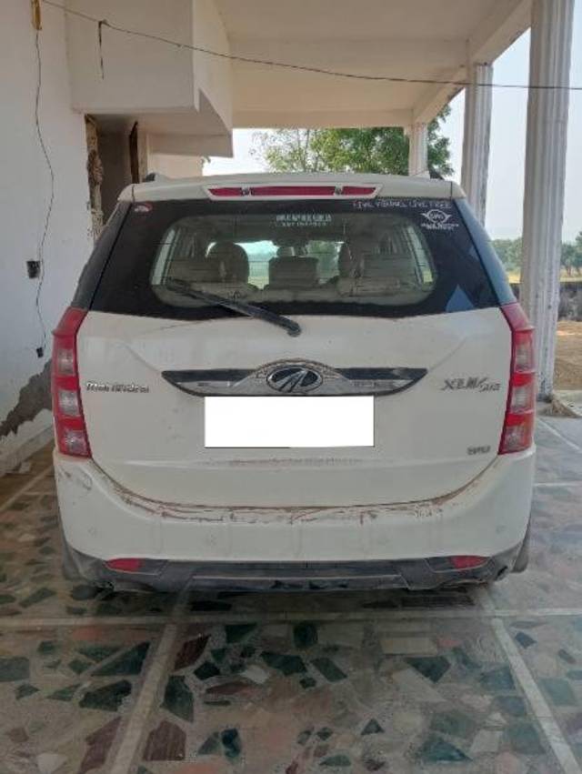 https://images10.gaadi.com/usedcar_image/4182863/original/processed_ba8be13e-b0f6-4a4a-be5a-a88f9a0dd710.jpg?imwidth=6401