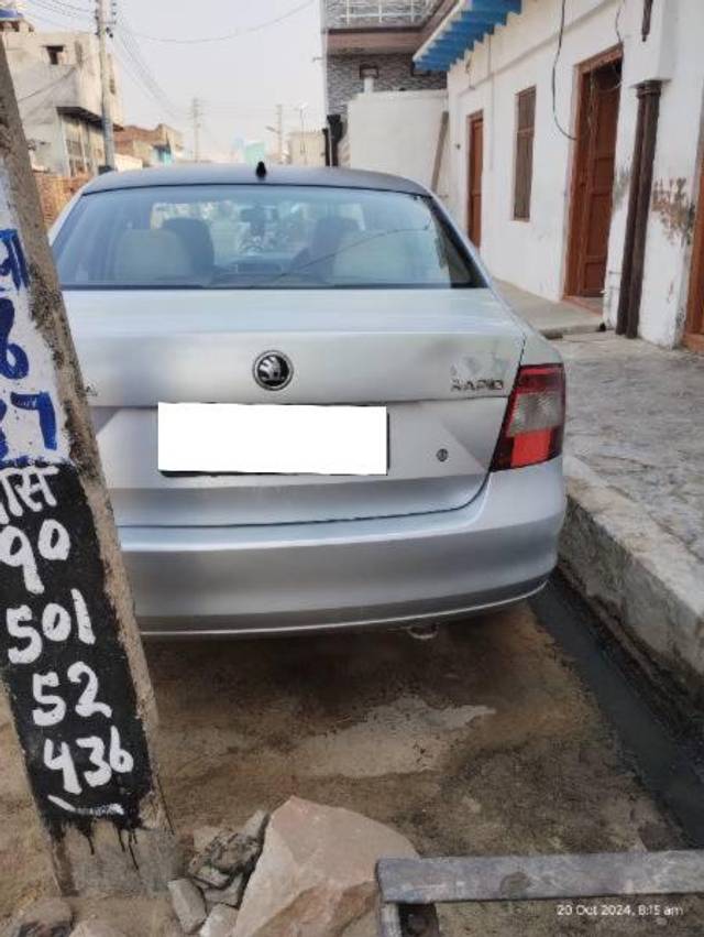 https://images10.gaadi.com/usedcar_image/4182871/original/processed_8bc0c247-68ba-49ac-a154-7f60d1891fd9.jpg?imwidth=6401