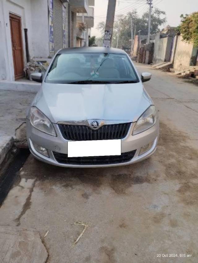 https://images10.gaadi.com/usedcar_image/4182871/original/processed_95f05d1d-bde0-494b-82ac-0ba8b5784ea6.jpg?imwidth=6400