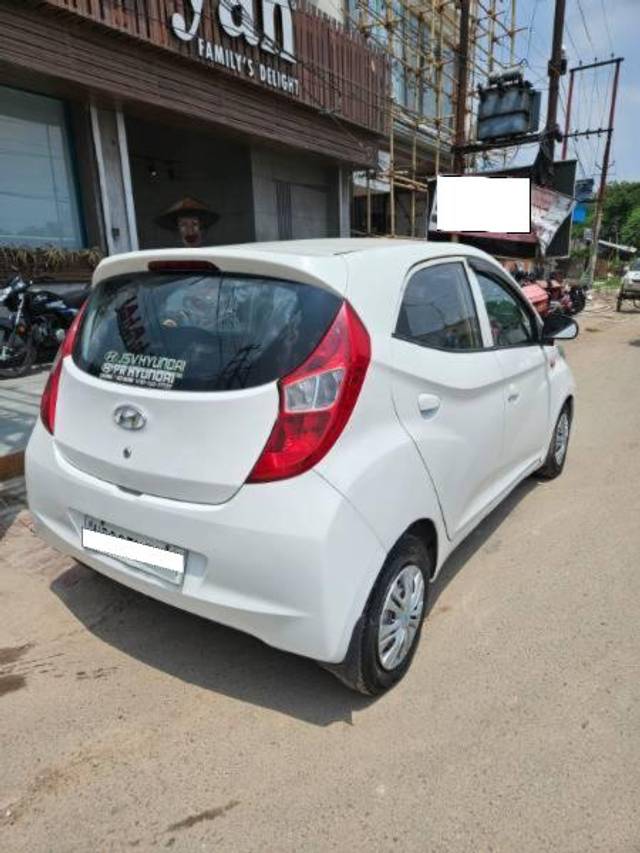 https://images10.gaadi.com/usedcar_image/4182973/original/processed_9666af6f-9409-4246-8894-356c3ef5b42d.jpg?imwidth=6402