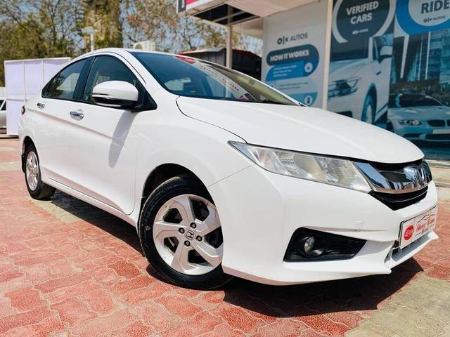 https://images10.gaadi.com/usedcar_image/4183054/original/processed_d191ef7b704c06e3bdea241349774fa8.jpg?imwidth=6400