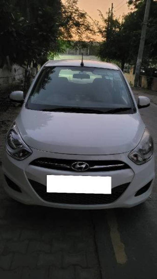 https://images10.gaadi.com/usedcar_image/4183110/original/970fbf1acc168ee36dcd7ce36adf1008.jpg?imwidth=6400