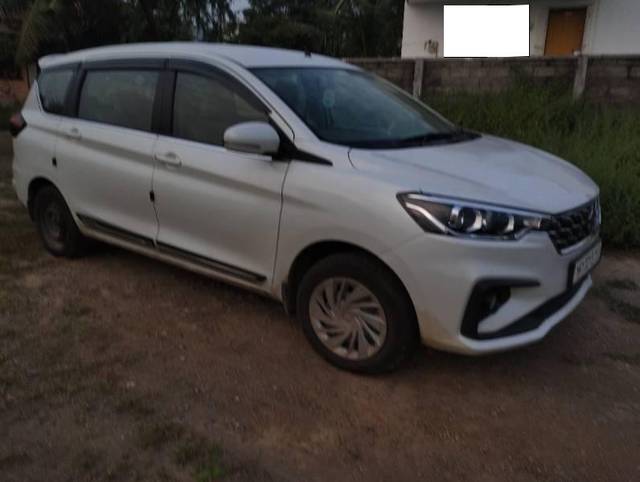 https://images10.gaadi.com/usedcar_image/4183144/original/processed_4de1aaff-40e5-41ba-9429-4b805245bfa1.jpg?imwidth=6400