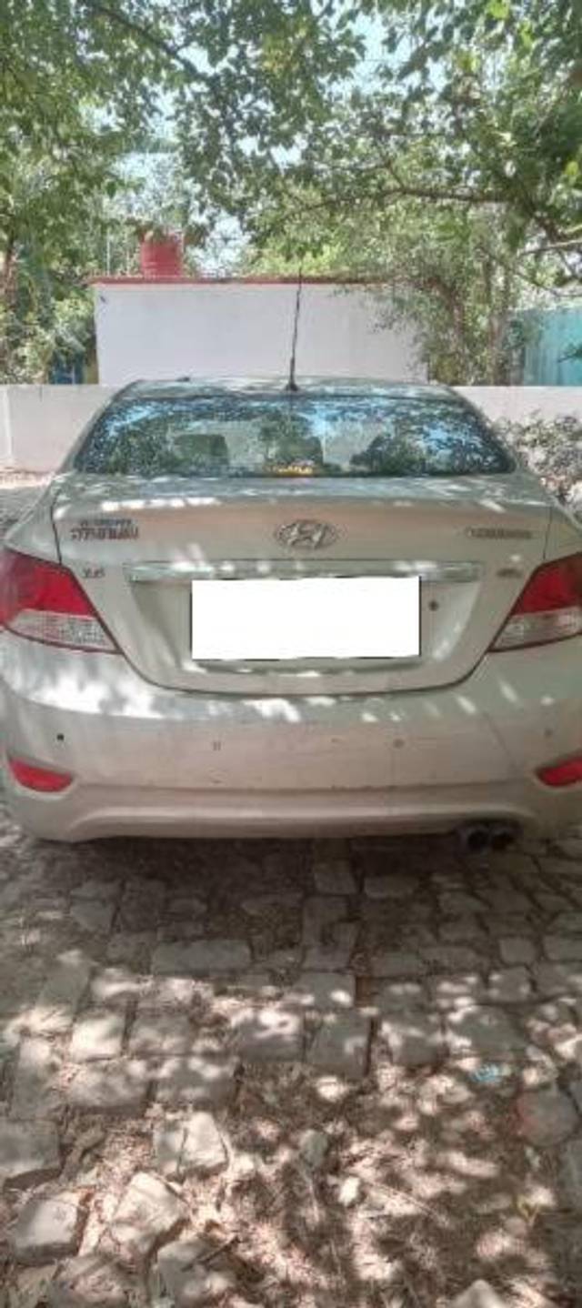 https://images10.gaadi.com/usedcar_image/4183156/original/processed_54a5e293-9f92-4882-8499-6249c5d446c0.jpg?imwidth=6401