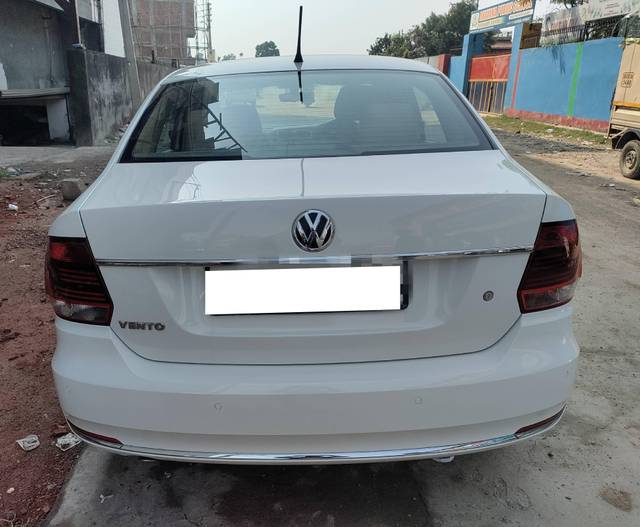 https://images10.gaadi.com/usedcar_image/4183198/original/processed_a6a863cf1e96fd549a457a8d39c0c8ff.jpg?imwidth=6402