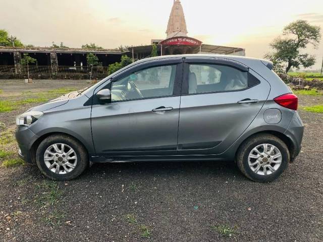 https://images10.gaadi.com/usedcar_image/4183202/original/processed_060ff570-8e36-4838-bde9-d60a62acc4d4.jpg?imwidth=6401